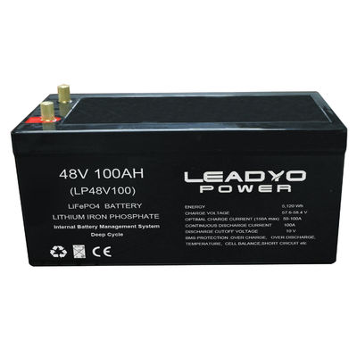 IP67 Lithium-Ferrofosfat 48V 51.2V 105Ah Golfkarrenbatterie Spitzenstrom 300A/10s Kontinuierliche Entladekraft 100A